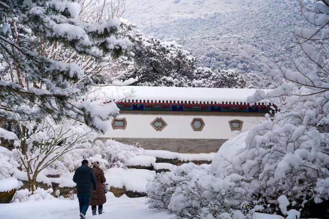 西山晴雪今犹在 香山美景入画来