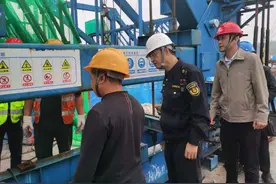 市交通执法总队工程质监支队线上线下协同保障国庆期间工程质监执法监管图片
