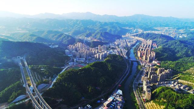 福建永定：五色交融处 出彩正其时