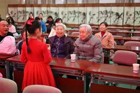 元宵节带孩子走进福利院，从关注“小我”到体验“大我”图片