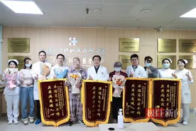 37岁男子肝衰竭昏迷22天，生命维持及肝移植救回一命图片