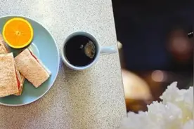 早餐、晚餐的“黄金时间”出炉！在这个时间点前吃完，多种疾病远离你！图片