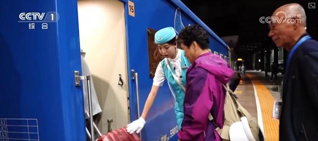 文旅市场持续“热气”升腾 新玩法、新服务激活多元消费场景