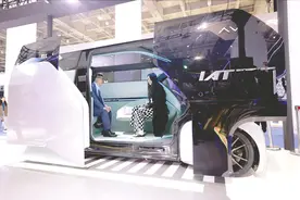 智能驾驶走向十字路口 纯视觉路线“异军突起”，激光雷达未到“抛弃”时图片