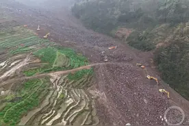 筠连山体滑坡抢险进行时：这支来自成渝的救援队已翻渣8000方图片