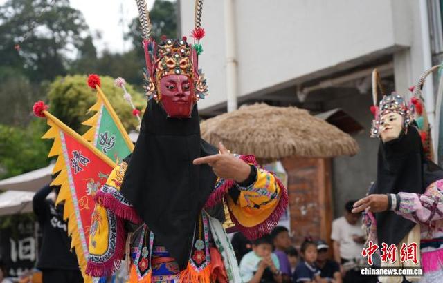 贵州安顺：旧州古镇人气旺 屯堡文化魅力足