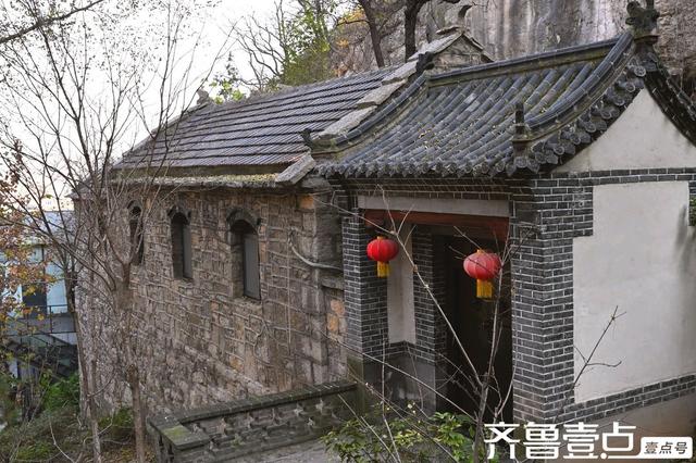 壹点号·秀山东丨淄博牛记庵：秋色浸染古村落，金黄火红映石巷