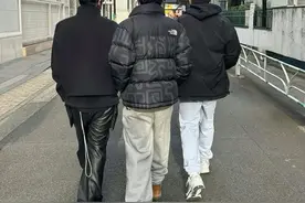 44岁谢霆锋与两个儿子近照曝光！Lucas和Quintus身高都超过爸爸图片