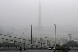 （外代一线）巴基斯坦拉合尔遭遇严重空气污染图片