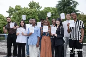 在华工作方便了！义乌发放全国首批外籍人才专项职业能力证书图片