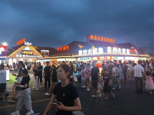 第35届青岛国际啤酒节：志愿服务为 “山海匠韵・哈皮手造荟” 注入温暖力量