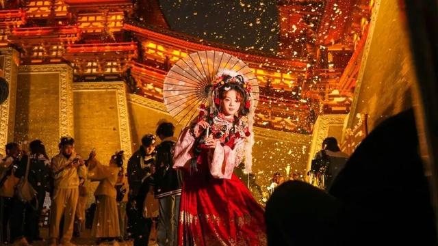 天呐，洛阳的这份「反差感」，绝了！