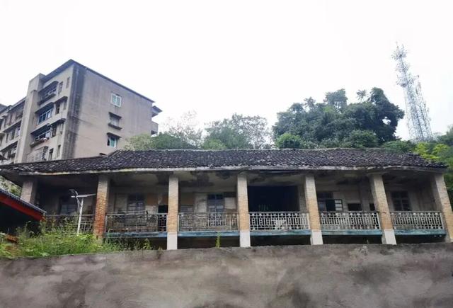 穿越龙泉山，发现一个「活的」老场镇