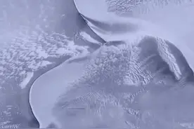 塔克拉玛干沙漠下！雪！啦！图片