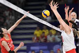 中国女排不敌土耳其队，李盈莹：比赛结果遗憾，但无法改写图片