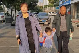 大义保姆自费照顾雇主女儿三年多！“小花”沐浴社会关爱健康成长图片
