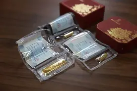 两次快递黄金数百克，地址还不一样？上海一市民异常举动引关注，快递小哥报警图片