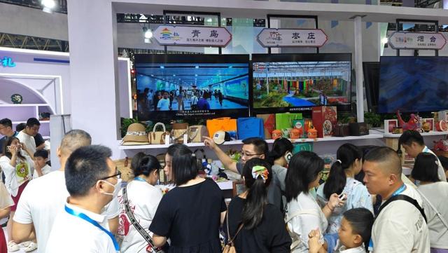 山海魅力引燃江城武汉！青岛元素闪耀2025中国文化旅游产业博览会