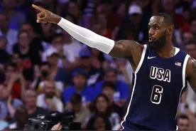 老K：詹姆斯是独一无二的球员 以任何方式抨击他的人都是疯了😤图片