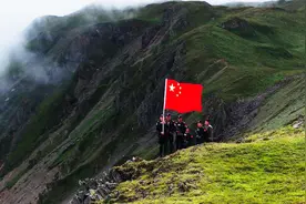 家国万里丨藏民一家三代放牧守边图片