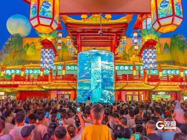 趣玩双节，十一假期青岛山海间不夜城主题街区好戏连台
