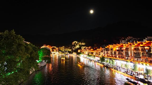 【“十四五”黔东南答卷】夜色引客 业态留人!黔东南夜游拉长产业黄金线