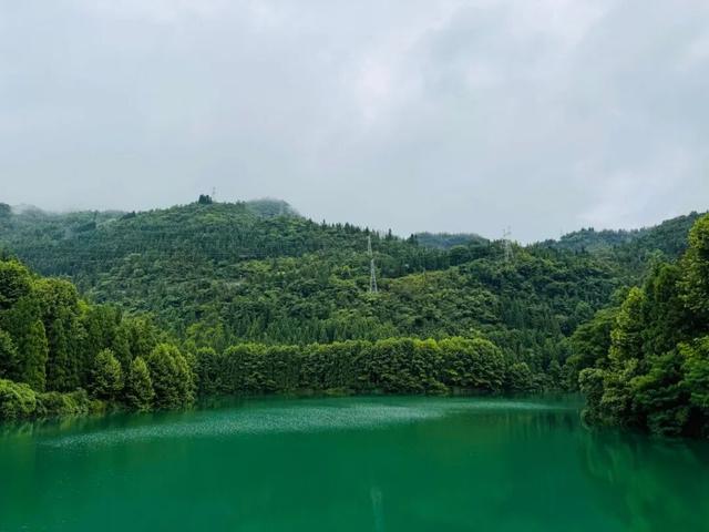 兴听普安||秀美南山湖