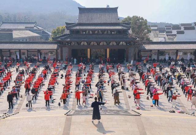 句容的外面是什么？