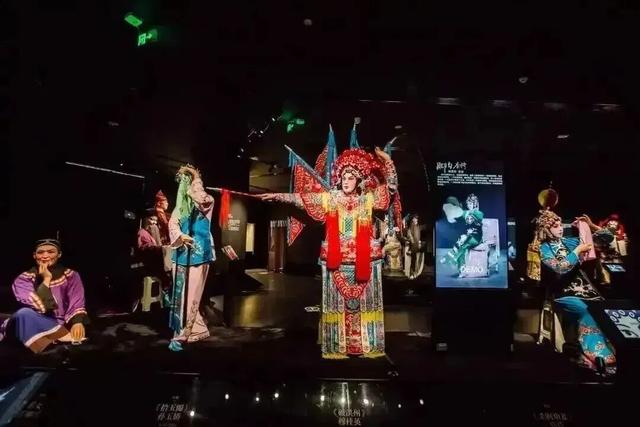 一键收藏！中秋遇国庆，带上这份攻略畅游曲江！