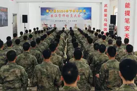 区主要领导激励新兵：砥砺前行，共筑强军梦想！蓬江区举办2024年下半年新兵出征誓师动员大会图片