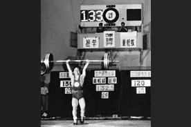 国社之镜·世纪光影丨影像见证国际赛场闪耀“中国红”图片