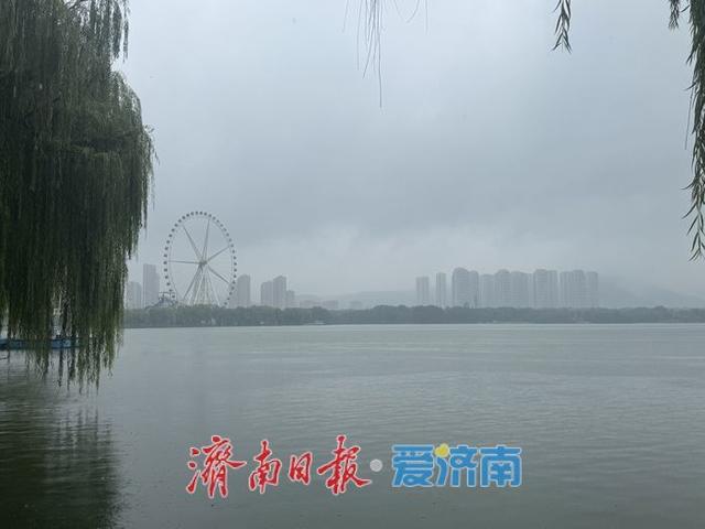 一场秋雨 满园云雾