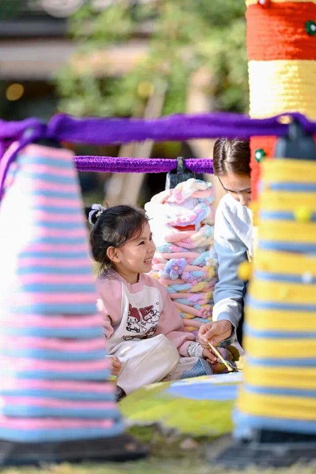 “烟花”、市集、音乐会…松山湖悠兰里周年庆点燃这个冬日！