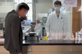 网红为博眼球“当医生面喝尿”惊呆医生，云南警方：实为冰红茶，行拘15日图片