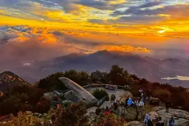 泰山红门徒步游览路中秋假期首日夜间票预约已满图片
