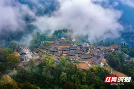 十八洞村：在绿水青山间实现乡村蝶变图片
