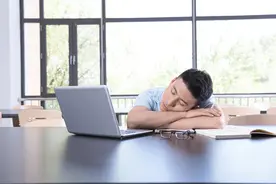 吃饱就犯困，真的不是因为你“懒”！这四种情况需警惕——图片