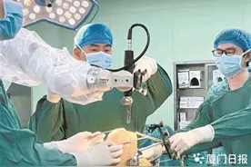 “机器人”给人换关节！厦门首例机器人辅助人工关节置换术成功实施图片