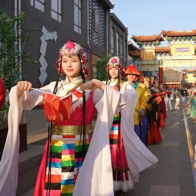 十月一，邀你入戏｜在康熙大典的夜晚，见证一代王朝的史诗