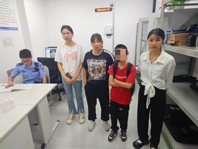 护航旅游季 | 地铁里的“隐形守护者”，这波操作暖到心尖