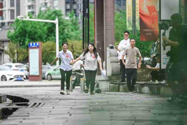 跟着赛事去旅游 解锁“应急知识版”的四川广元红军城｜图集