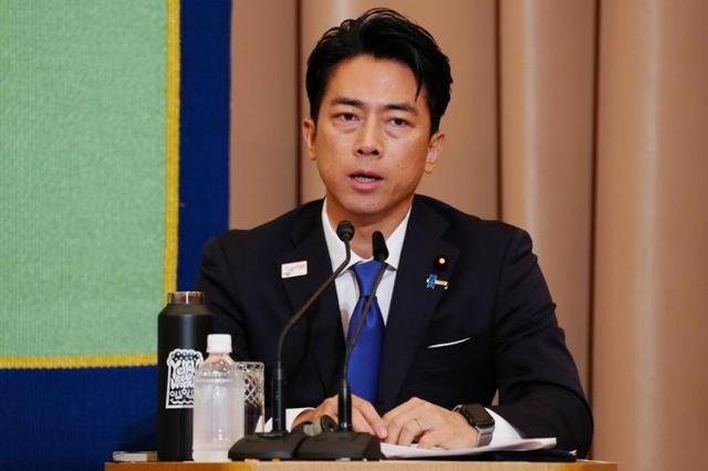 小泉进次郎承认“刷好评”拒绝退选