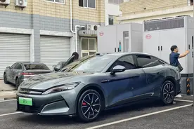 实际体验比亚迪“兆瓦闪充”：速度快，但普及关键在充电桩图片