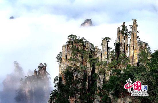 张家界武陵源气温回暖 “白+黑”模式重新启动