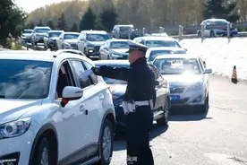 返程在即，这些时段路段将现高峰｜冰城交警送上温馨提示→图片