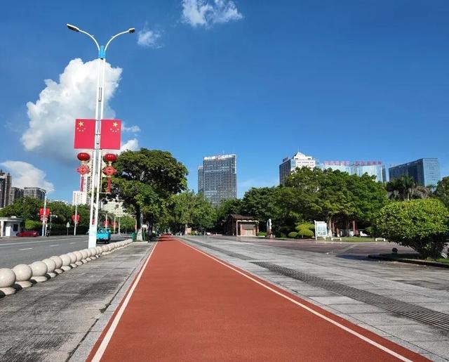 来防城港公园漫步，感受20min公园效应，在山海间诗意地栖居