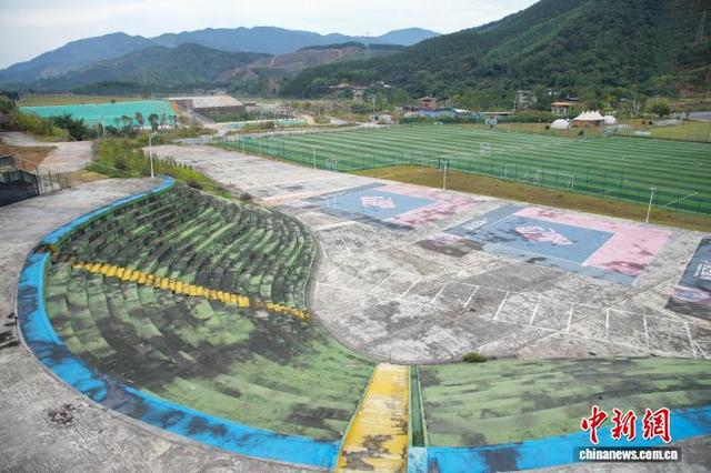 从“伤疤”到“名片” 广西贺州矿区变景区