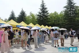 西安财经大学举办2024届毕业生校友招聘会暨2025届毕业生实习招聘会图片