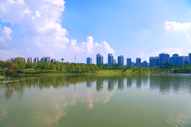 遛娃+吸氧+骑行！黄埔「小洱海」藏不住了！打卡 →