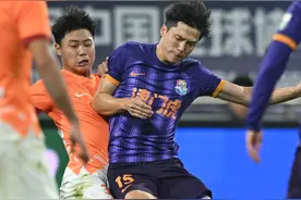 （体育）足球——中超：天津津门虎胜青岛海牛图片